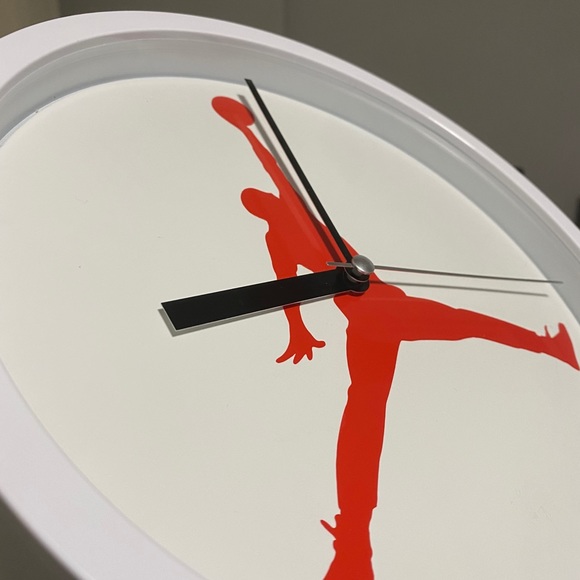 Jumpman wall clock handmade size 8 3/4 - Picture 3 of 8